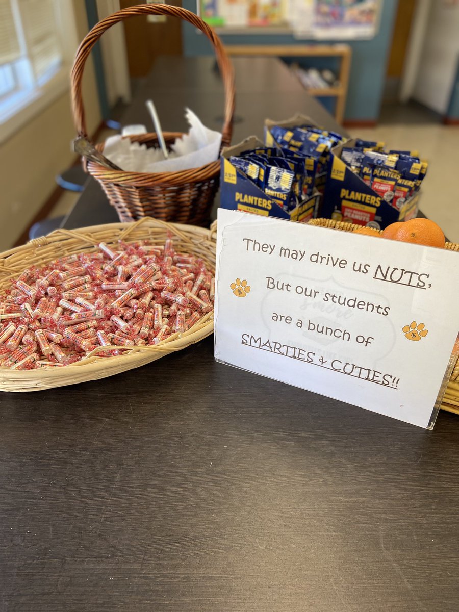 MrsCaulfield99's tweet photo. Kicking off semester 2 with the best staff this side of the 405! #snacktime #findingfun https://t.co/1f8EP0SpIO