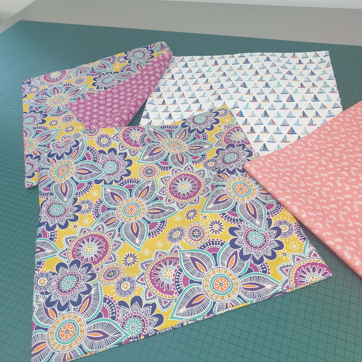 This weekend's beginner's course got off to a great start with this lovely selection of cushion covers. Next class, we are making tote bags. A bit more practice with straight lines and some top stitching and construction thrown into the mix. #learntosew #leicestershire