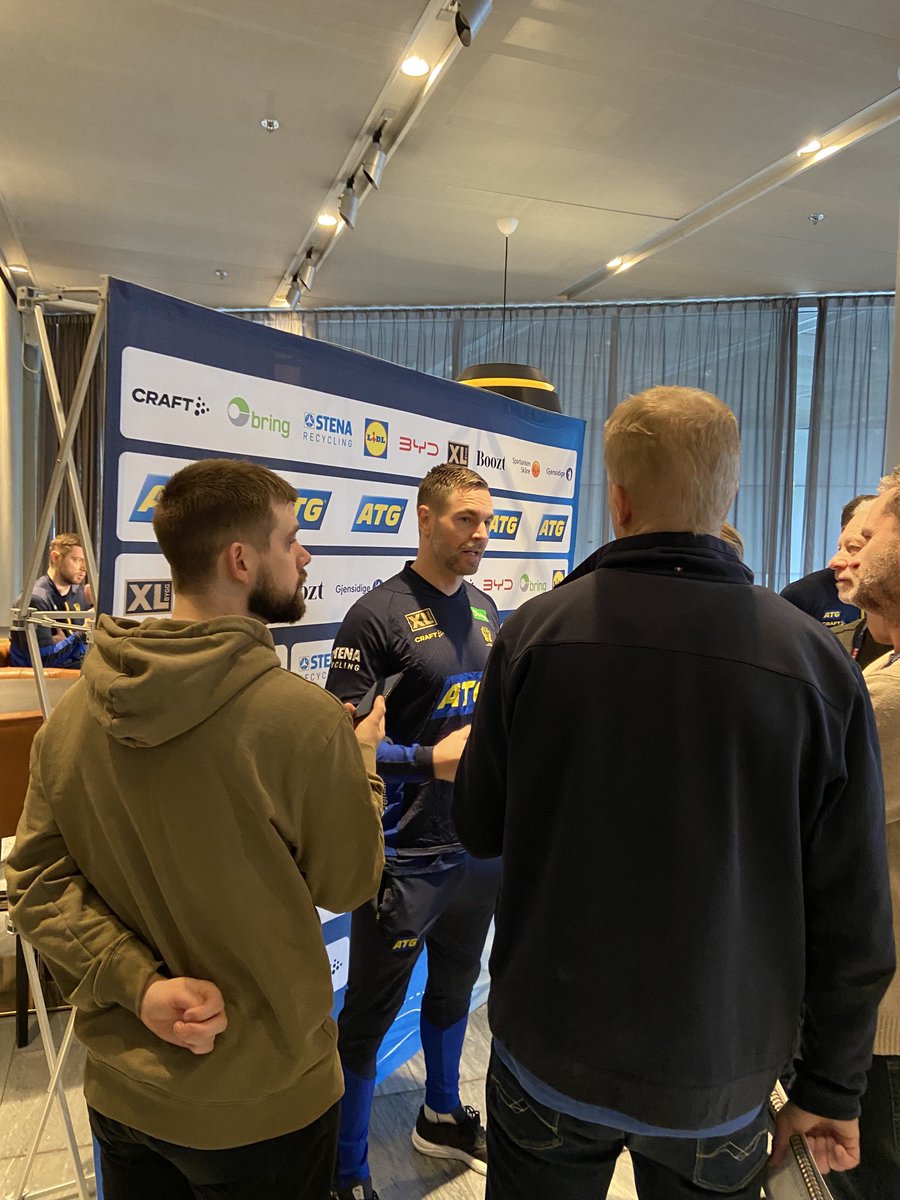 Andreas Palicka var högvilt på landslagets pressträff. Hör honom i Sportextra ⁦<a href="/Radiosporten/">Radiosporten</a>⁩ i P 4 kl 19.00. Där hör ni även Lucas Pellas. VM handboll i din radio.
