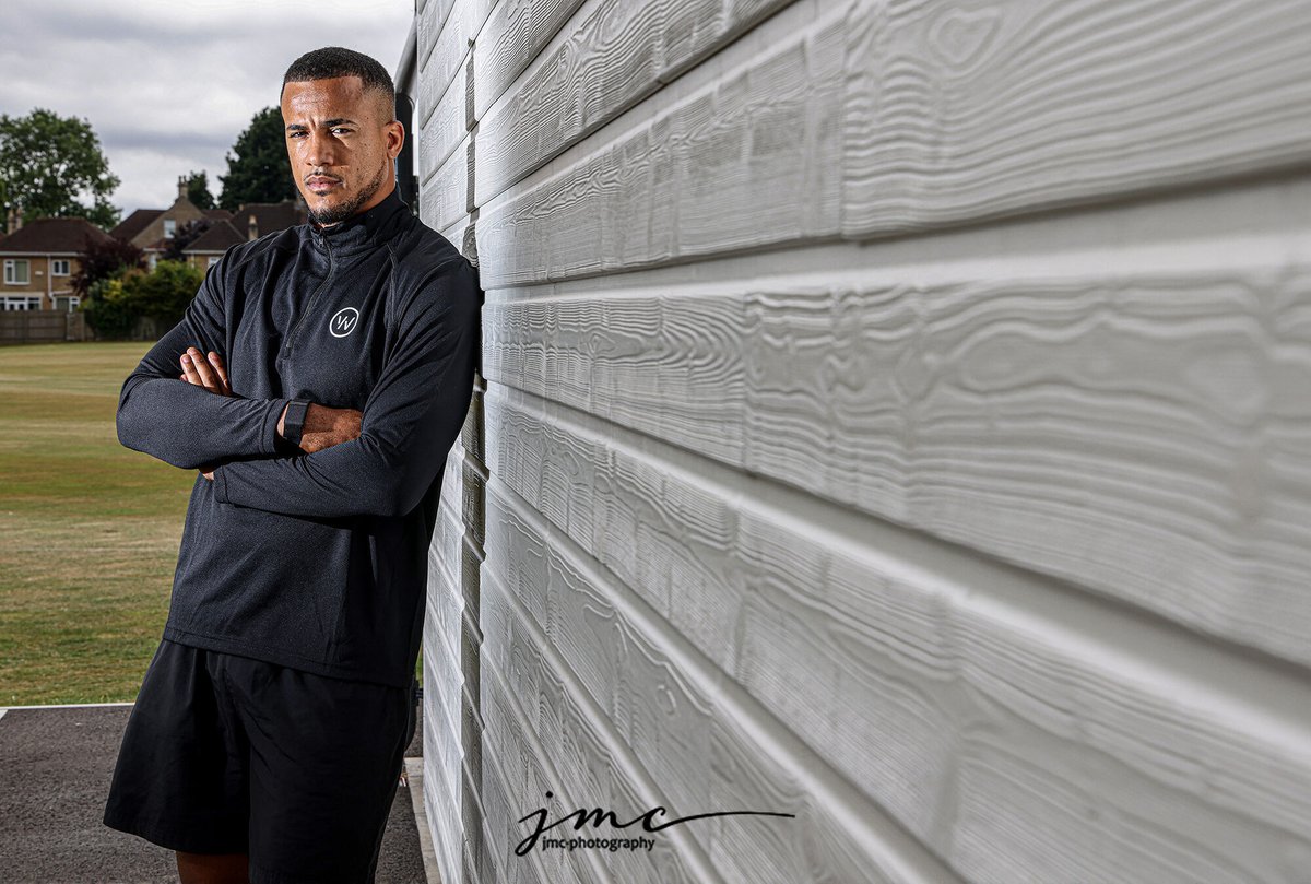 JMCPhotographer's tweet photo. I shot this portrait of @EnglandRugby international Anthony Watson  @anthonywatson_ for the @MailOnline - it was taken after a busy day of interviews for him, but Anthony gladly gave me some more of his time to get this shot.

#sport
#sportportraits
#englandrugby
#anthonywatson https://t.co/D0tdeDudAV