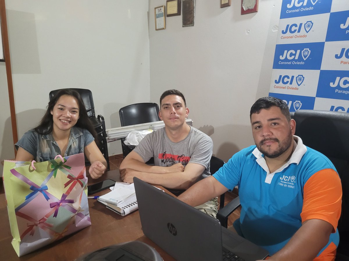 JCICnelOviedo's tweet photo. Tuvimos una reunión de Planificación con la directora de Eventos Nacionales e Internacionales @MariaPi70300388 el Director de Auditoria y cuidados Patrimoniales @EverMartinetti2. Se vienen grandes cosas 🙌
#JCI
#JCIPy
#JCICoronelOviedo
#LiderandoConAcción
#Rumboalos50años https://t.co/9TCcgC1v5n