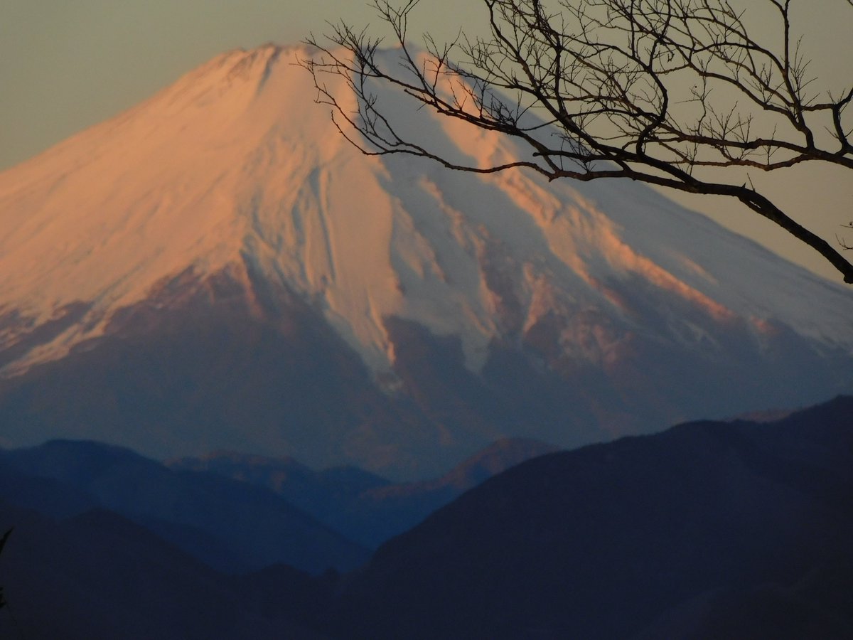 AnemoVerde's tweet image. 2023.1.25(水)☀-5℃ 日の出6:48 入り17:03
最強寒波の朝です
おはようございます🎶
Hola ! Que tal ?
Estoy buen tiempo hoy ✌ pero
Es una mañana muy fría ❄️
Hace frío, pero anímese y vámonos.
Vamos !! Adelante ✌🌞
#BuenosDias
#Mañana
#Invierno
#ClimaFrío