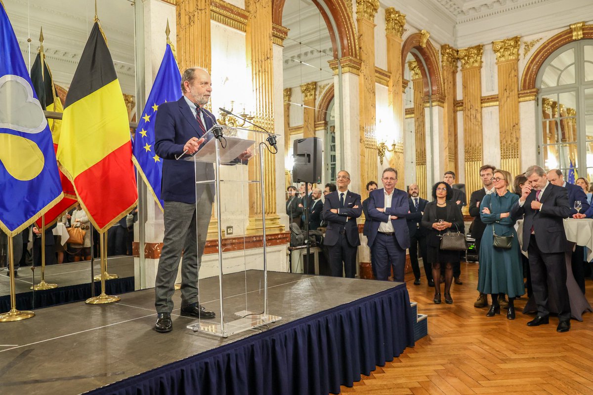Rudi Vervoort (@rudivervoort) on Twitter photo ✨Au <a href="/parlbruparl/">parlbruparl</a> pour les vœux du Commissariat à l'Europe et aux Organisations Internationales (CEOI Brussels).
✨In het Brussels Parlement voor de nieuwjaarswensen van het Commissariaat voor Europa en de Internationale Organisaties (CEIO). ✨Au <a href="/parlbruparl/">parlbruparl</a> pour les vœux du Commissariat à l'Europe et aux Organisations Internationales (CEOI Brussels).
✨In het Brussels Parlement voor de nieuwjaarswensen van het Commissariaat voor Europa en de Internationale Organisaties (CEIO).