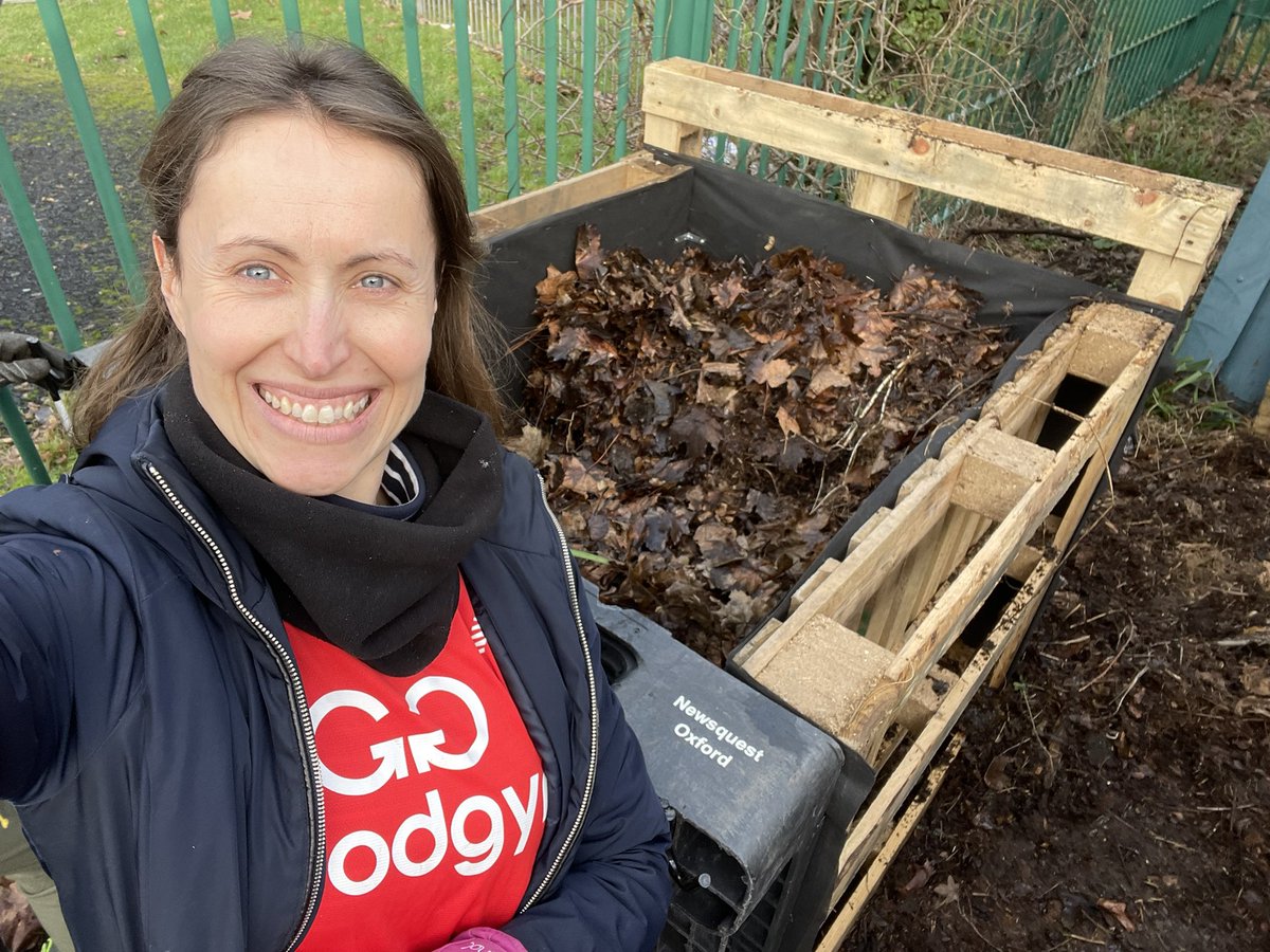 Before, during and after! One compost bin created for the Spencer Denney Centre in Windsor and heaps of leaves cleared into it 🤩 Great work team 👏👏 <a href="/goodgym/">GoodGym</a> #beforeandafter #januarychallenge <a href="/AgeConWindsor/">Age Concern Windsor</a>