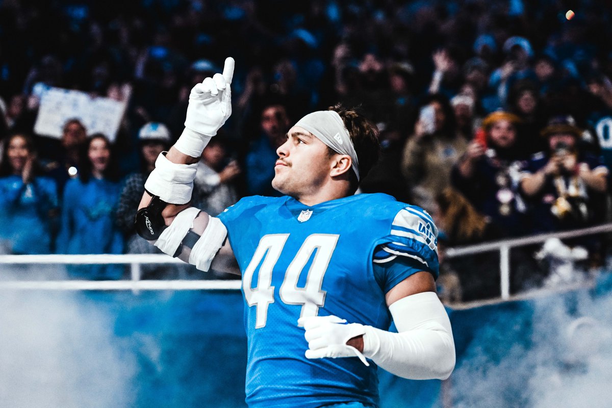 LionsPR's tweet photo. .@Lions DL @aidanhutch97 &amp; LB @malcolmlrod were named to the @PFWAwriters All-Rookie Team.

This is the 3rd time Detroit has had 2 defensive players named to a PFWA All-Rookie Team, joining:

1997 - Matt Russell, Bryant Westbrook
1988 - Chris Spielman, Bennie Blades

#OnePride https://t.co/nTQoikUZnm