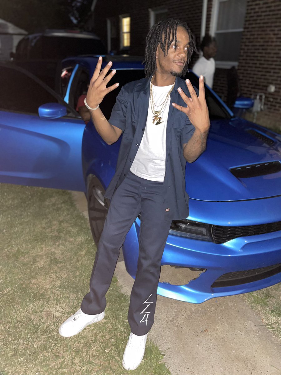 Papii_Co's tweet photo. LLMyBrotha FOREVA STEP ON SHIT DISRESPECT MY BROTHA NAME N WE ENDED YO SHIT 💙 https://t.co/RLxtfNbEzb