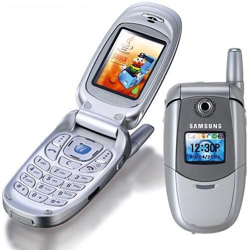 What Using Flip Phone In The 2000s Was Like