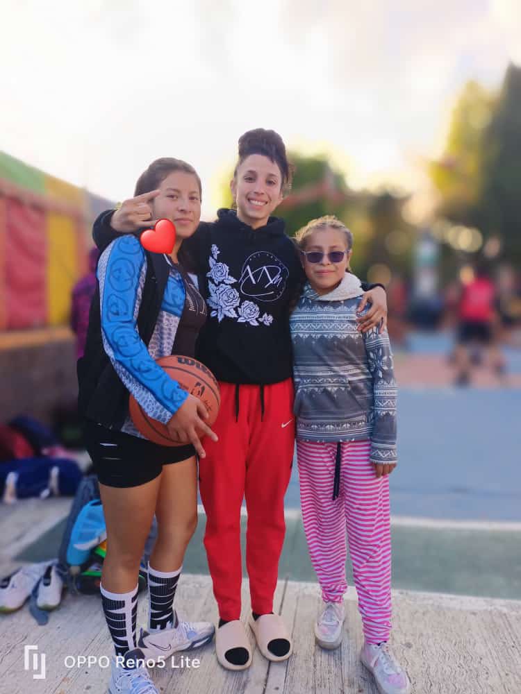 nbear_23's tweet image. Everybody want to know what I'd do if I didn't win.
 I guess we'll never know. 
🥇🇲🇽✨
@kanyewest 

#Ripabuelita 
#Ripbaba
#teamwork 
#EneilyPilar
#FACEFAM
#mambamentality🐍
#proathlete