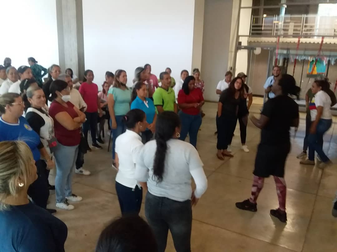 IcumEsCulturaMo's tweet photo. Movimiento Nacional de Danza Juvenil e Infantil Juana la Avanzadora del Ministerio del Poder Popular para la Educación inicia formación a 100 docentes de #Maturín #Monagas #Cultura #Educación 
@ernestolunapsuv
@anafuentespsuv
@Cosme_psuv
@danielyspsuv
@nicolasmaduro https://t.co/S5a81C5AOT