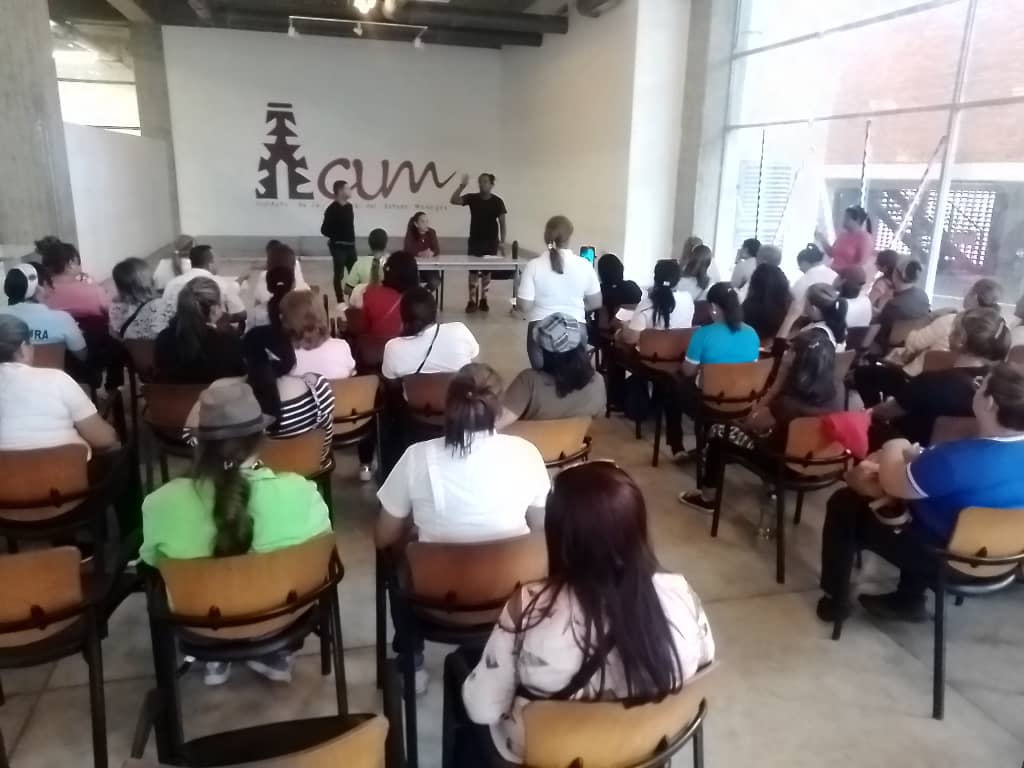 IcumEsCulturaMo's tweet photo. Movimiento Nacional de Danza Juvenil e Infantil Juana la Avanzadora del Ministerio del Poder Popular para la Educación inicia formación a 100 docentes de #Maturín #Monagas #Cultura #Educación 
@ernestolunapsuv
@anafuentespsuv
@Cosme_psuv
@danielyspsuv
@nicolasmaduro https://t.co/S5a81C5AOT