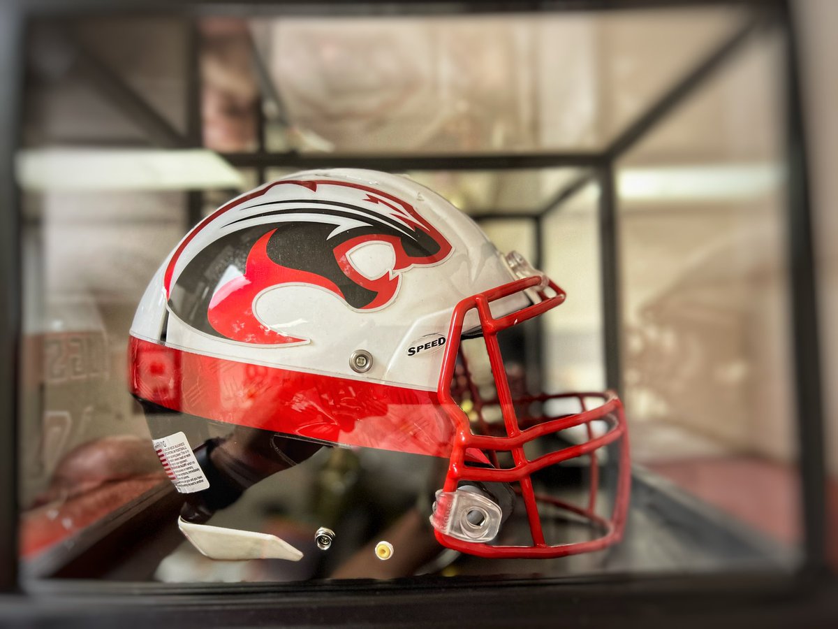 coachroecker's tweet photo. Year 1 - 4 from @AuDesigns ! Straight π₯ each year! Thankful for all their hard work. Canβt wait to see what Year 5 looks like! #txhsfb #repyourbrand #Red&Black @CougarsBrazos https://t.co/ECqp5KUwkC