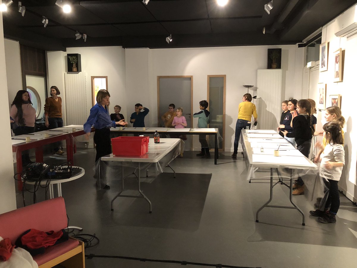 Fuzzyraptor's tweet image. 🎨 Atelier création d'un #monstre fantastique à l'encre avec l’illustratrice Clotilde Perrin, au son des musiques des Violons barbares, à la médiathèque de @VilledEybens 👹 mediatheque.eybens.fr/node/content/n…