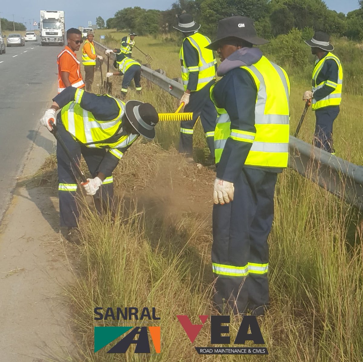 METROFMSA's tweet photo. #SMMExChange
Tshepo Rankganyane
Founder: MAKUKU ENTERPRISES - one of the newly appointed subcontractors for SANRAL’s Routine Road Maintenance programme
#MetroFMTalk
@aycawe https://t.co/MJq27oI4A1
