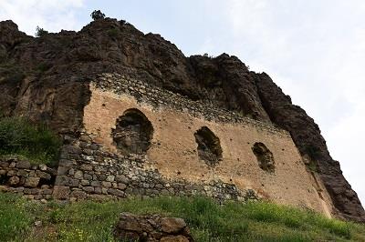 Gümüşhane'nin kiliseleri ile karşınızdayız. Süleymaniye Mahallesi’nde hangi kiliseler varmış öğrenmek ister misiniz? 😇🥰
#29SaniyedeGümüşhane #Gümüşhane #BurasıGümüşhane #Karadeniz #Haberler #AnıYakala #Instagram #LimniGölü #KaracaMağarası #Mağara #Orman #Tabiat #Doğa