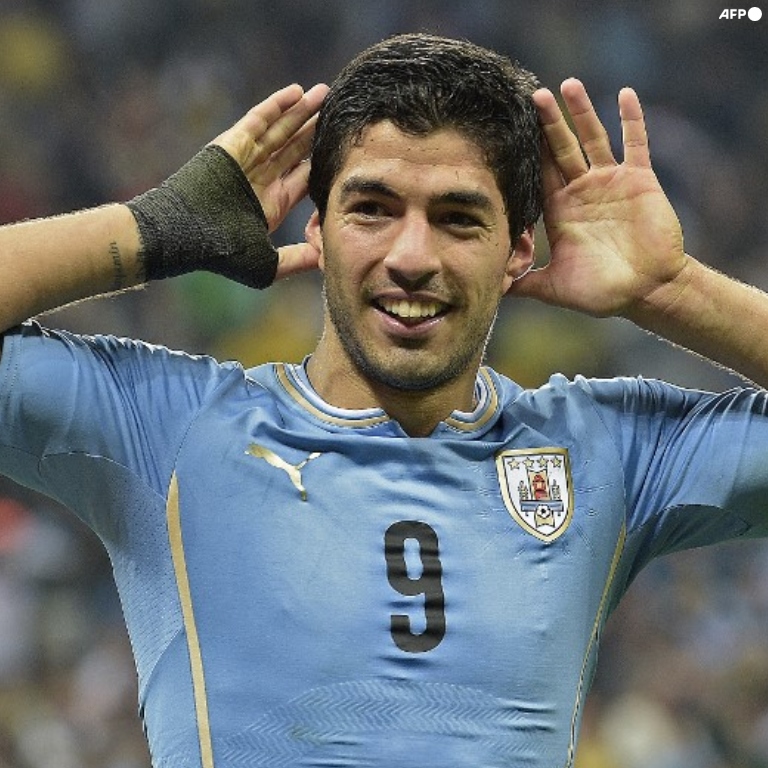 InvictosSomos's tweet photo. Más de 530 goles. Ganador de 24 títulos. Dos veces Bota de Oro en la época de Messi y CR7. Éxitos y anotaciones en Uruguay, Países Bajos, Inglaterra, España y Brasil. Goleador histórico de La Celeste. Uno de los mejores delanteros de todos los tiempos.

¡FELICES 36, @LuisSuarez9! https://t.co/92VHkR2uO6