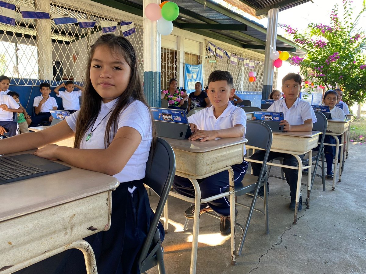 1/2 Lanzamiento de la Revolución Tecnológica en el Campo, desde la Comunidad Santo Tomás, Escuela Santo Tomás del Municipio de El Viejo.
#AClasesVidayEsperanza