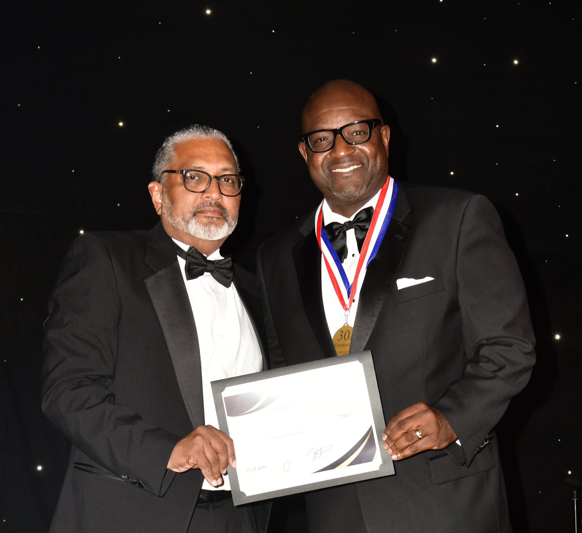 CommunityBuildi's tweet image. Superintendent Anthony L. Williams, Senior Pastor at 88th Street Temple Church of God in Christ was honored at Community Build Inc’s 30th Anniversary Celebration saluting community heroes and sheroes! 💚✨

#thankyou #celebrate #honor