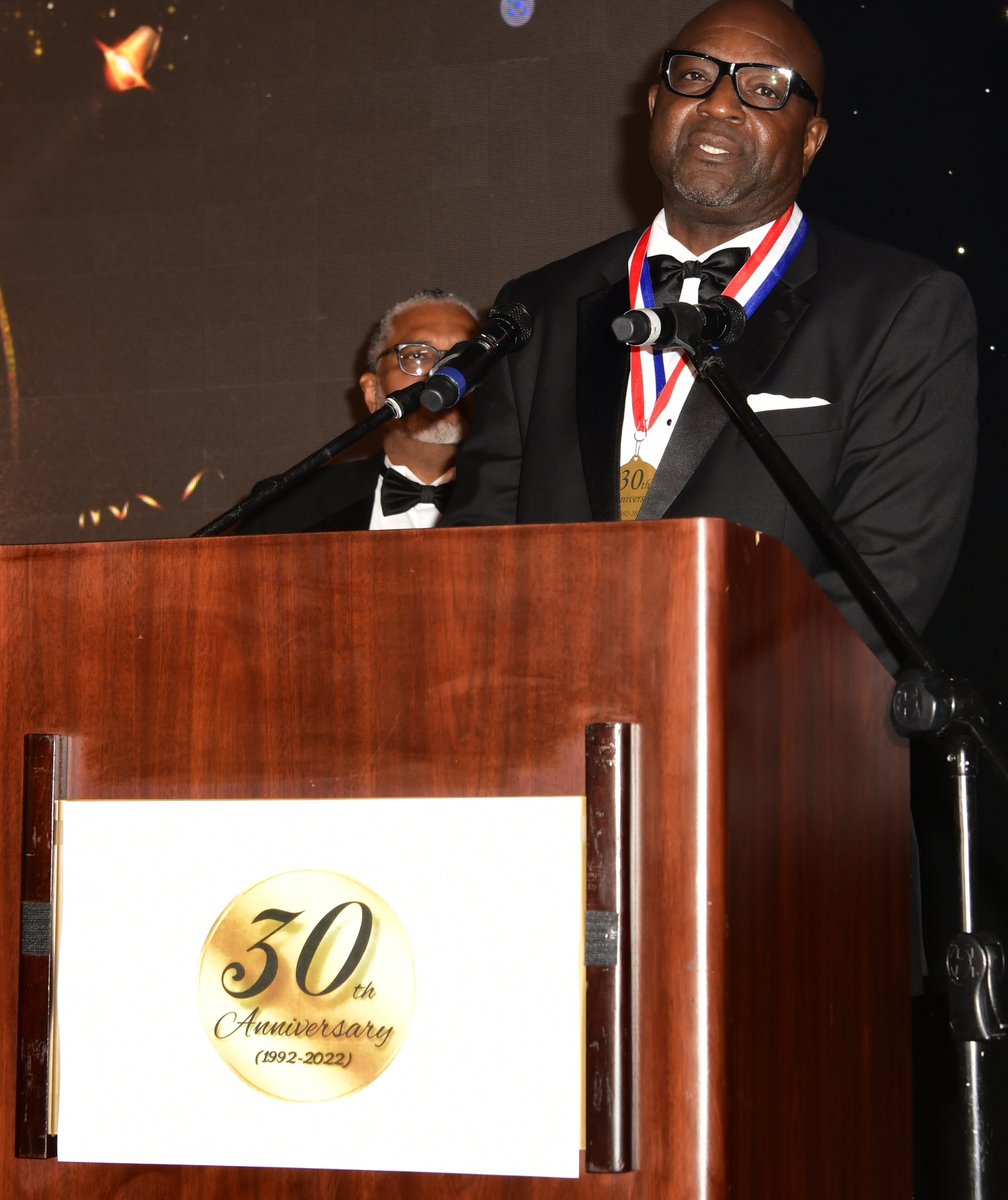 CommunityBuildi's tweet image. Superintendent Anthony L. Williams, Senior Pastor at 88th Street Temple Church of God in Christ was honored at Community Build Inc’s 30th Anniversary Celebration saluting community heroes and sheroes! 💚✨

#thankyou #celebrate #honor