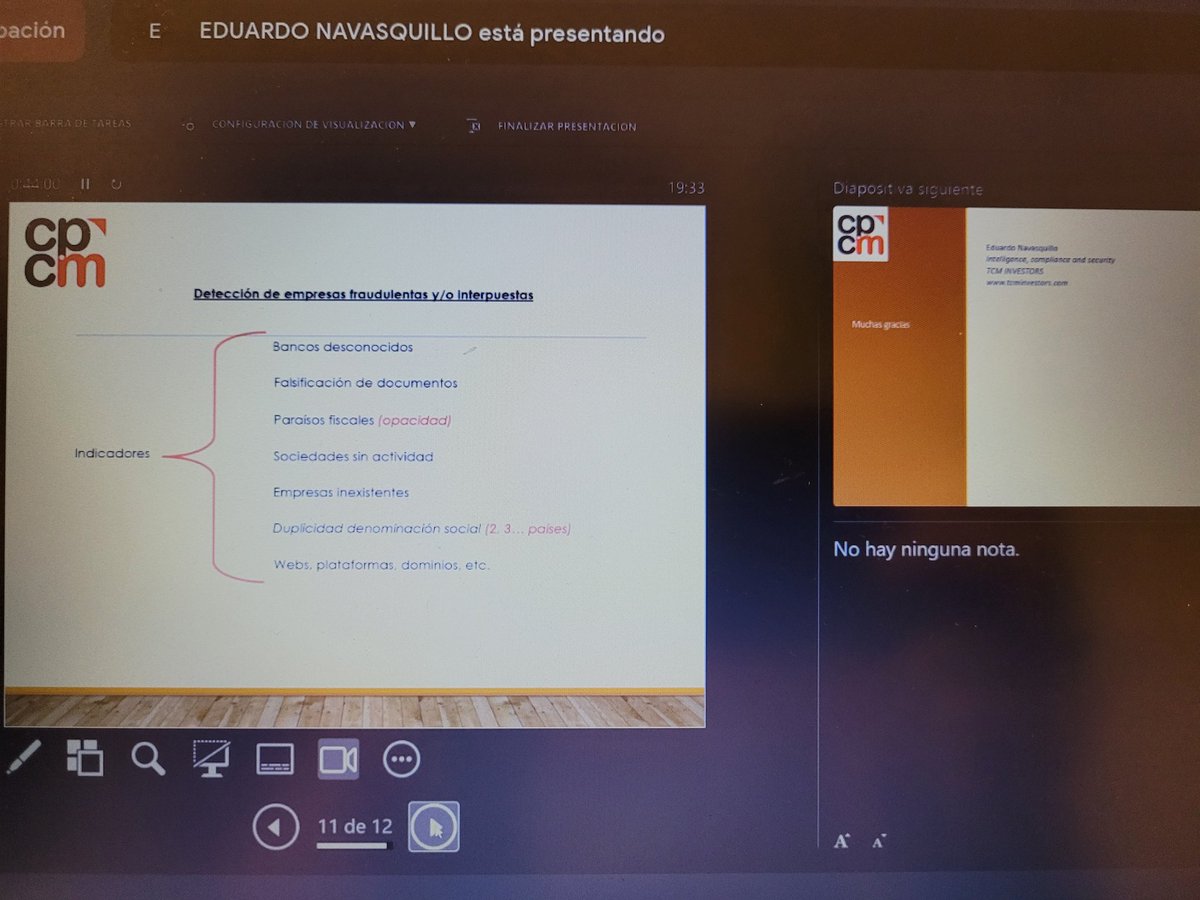 Estamos disfrutando del #webinar sobre #Criminología Empresarial que el colegiado Eduardo Navasquillo nos está ofreciendo a l@s colegiad@s y precolegiad@s del <a href="/ColegioCrimMad/">CPCM</a> 
Nuestros grupos de trabajo son muy  🔝
Enhorabuena a sus integrantes y su Vocal <a href="/scgrafologa/">Sandra Calvo</a>