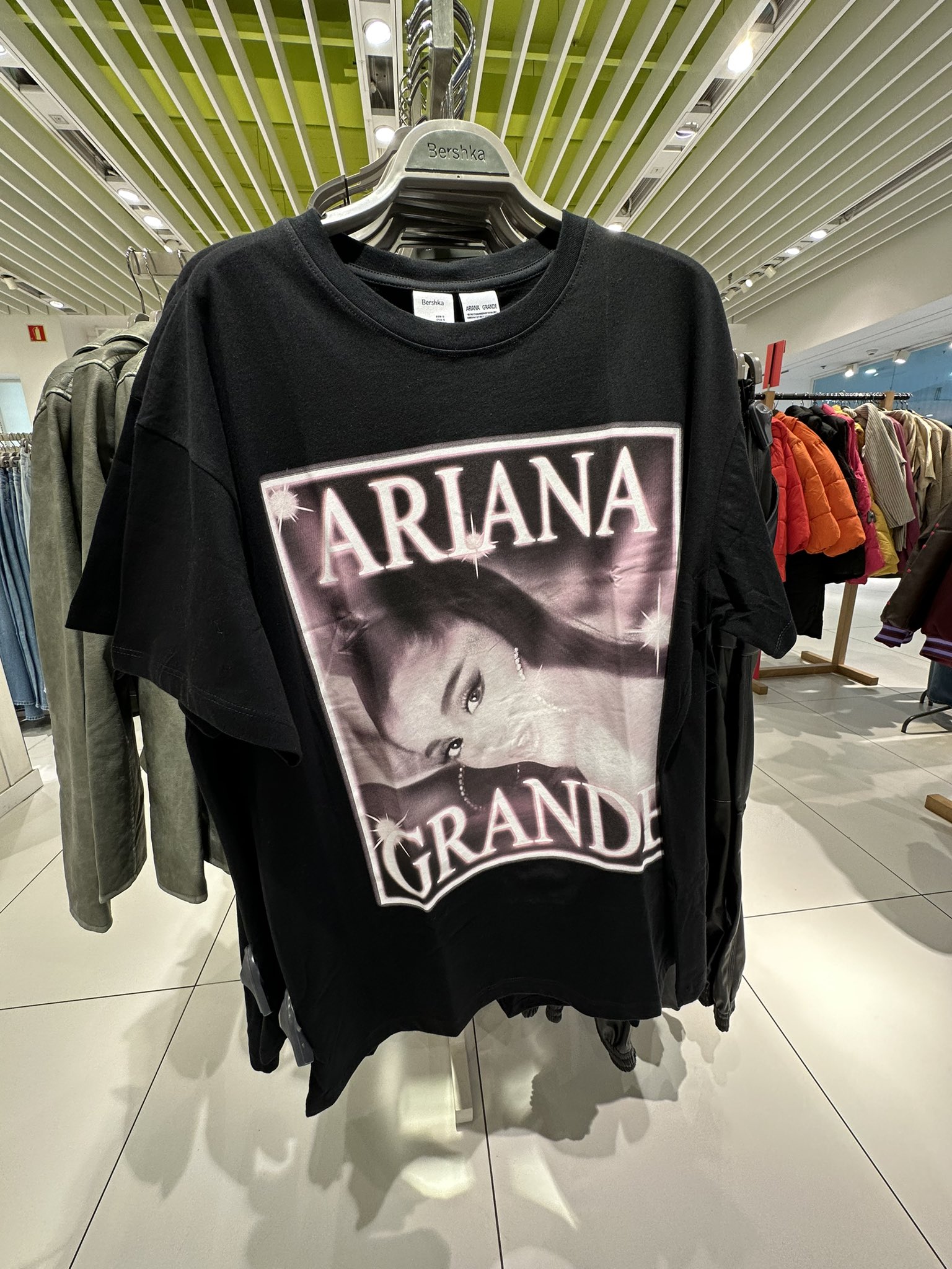 Camiseta Ariana Grande Manga Corta Print Camisetas Bsk Teen Bershka |  Lupon.Gov.Ph