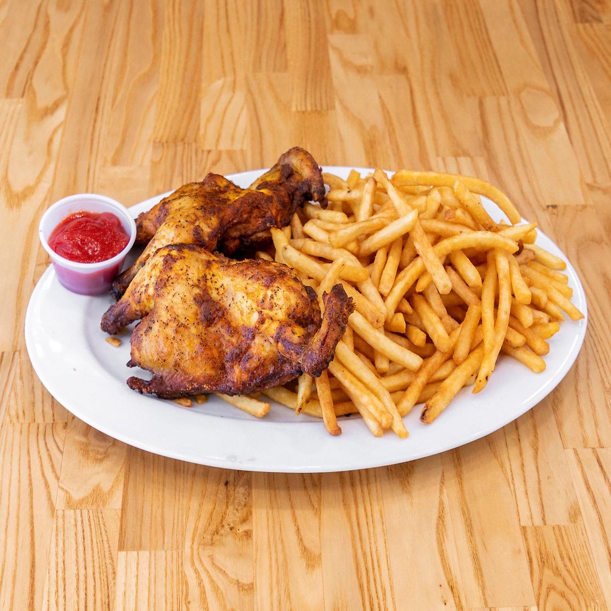 usakaras's tweet photo. Nothing better than a classic dish that everyone is fond of. The Rotisserie Chicken at Karas is the epitome of classic dishes. It comes with a side of french fries and is extremely filling. 👌
Order it next time if you want to have the perfect dinner.  
#karasusa #FoodTwitter https://t.co/eCvfGlOlqo