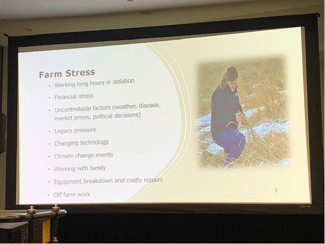 Learning a lot in the sessions! Farm stress with Kim Moffat <a href="/KimMoffat15/">Kim Moffat</a> #mentalhealth #leadership #cdnag  #CrossRoadsCrop23