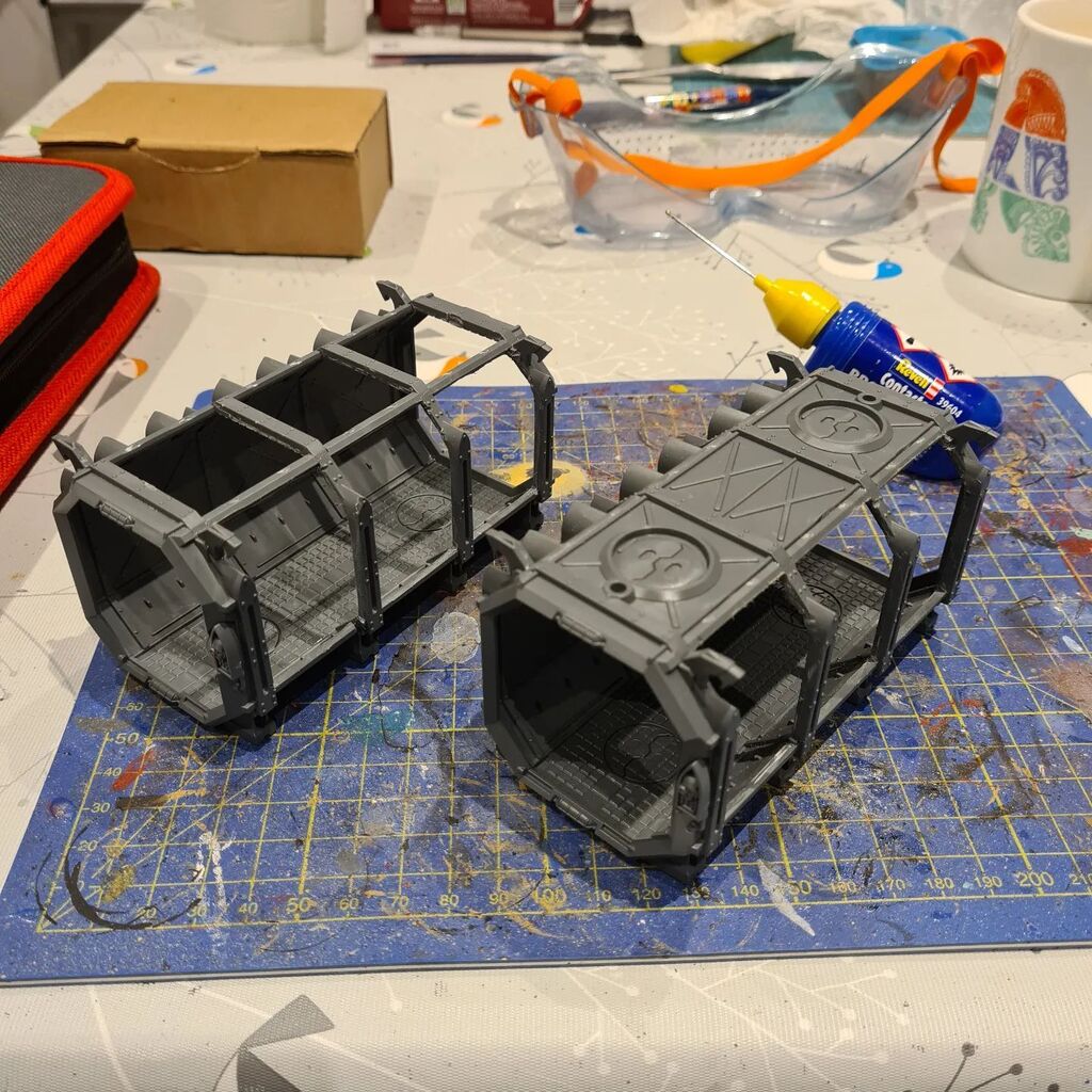 Spent some time today cutting up these munitorium containers. Always wear eye protection when using a Dremel!

#warhammer40k #wh40k #scifi #sciencefiction #paintingwarhammer #modelbuilding #gamesworkshop #citadel #miniatures #terrain #wargames #wargaming
