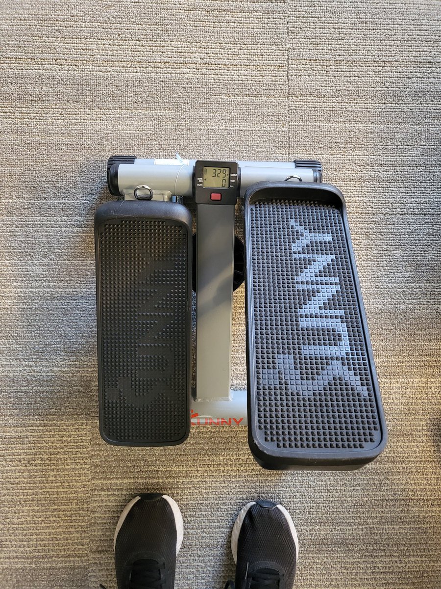nlanschuetz's tweet photo. Equinox who? Just a mile-high girl getting her steps in. https://t.co/KXvNe5AYs1