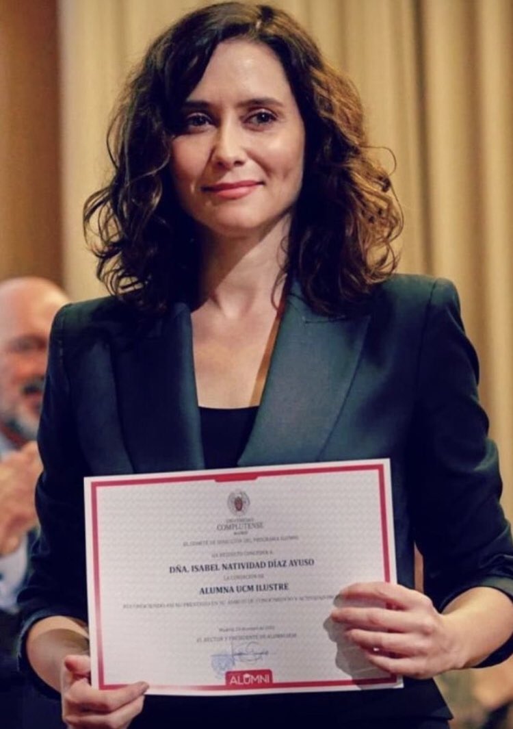 La valentía de <a href="/IdiazAyuso/">Isabel Díaz Ayuso</a> y su defensa de la libertad, un ejemplo para todos. Los energúmenos totalitarios de la izquierda radical vencidos por la inteligencia valiente de Ayuso. Grande!!!