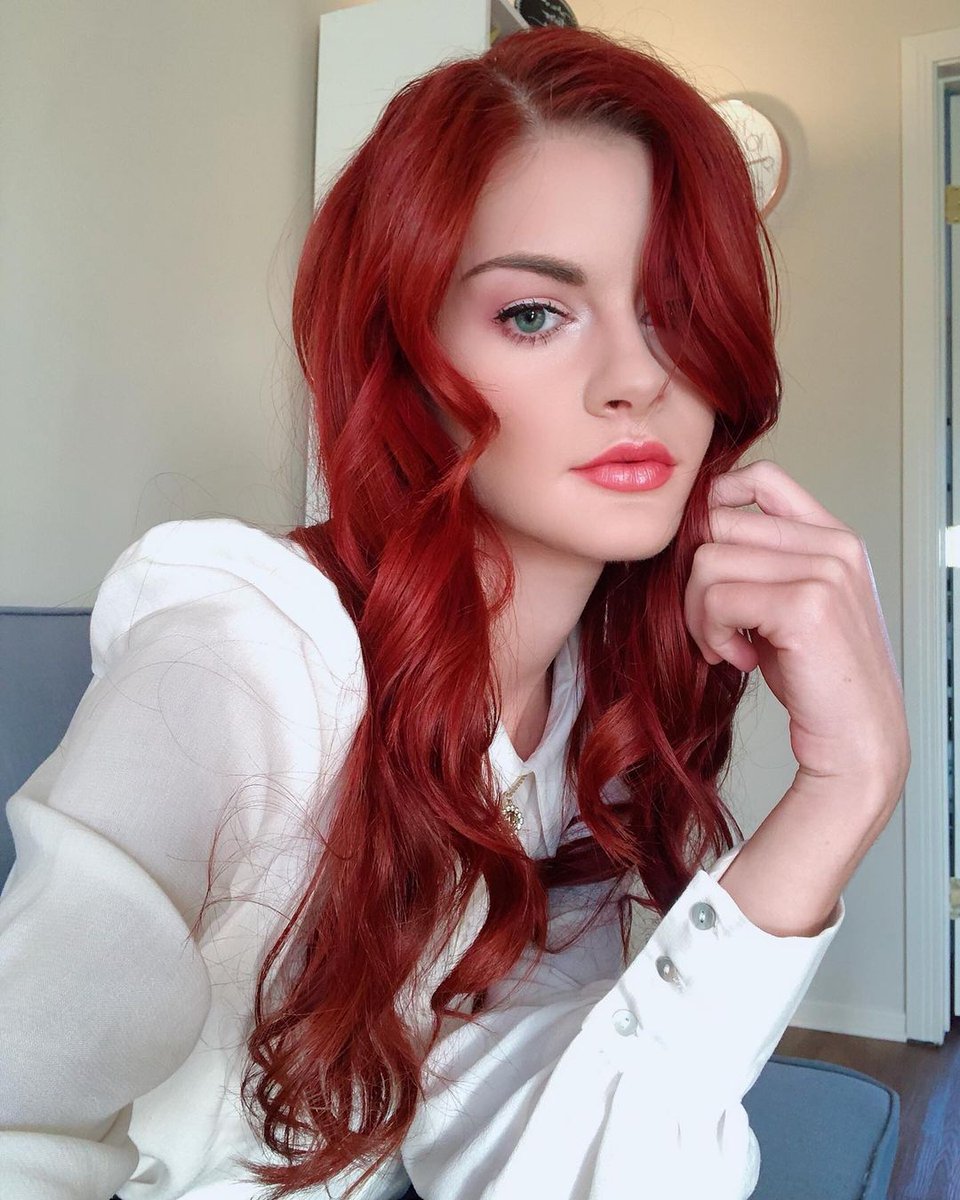 Your favorite red-head and half-elf is now on Playboy🧝🏻‍♀️ Get to know Juliette Sureau: https
