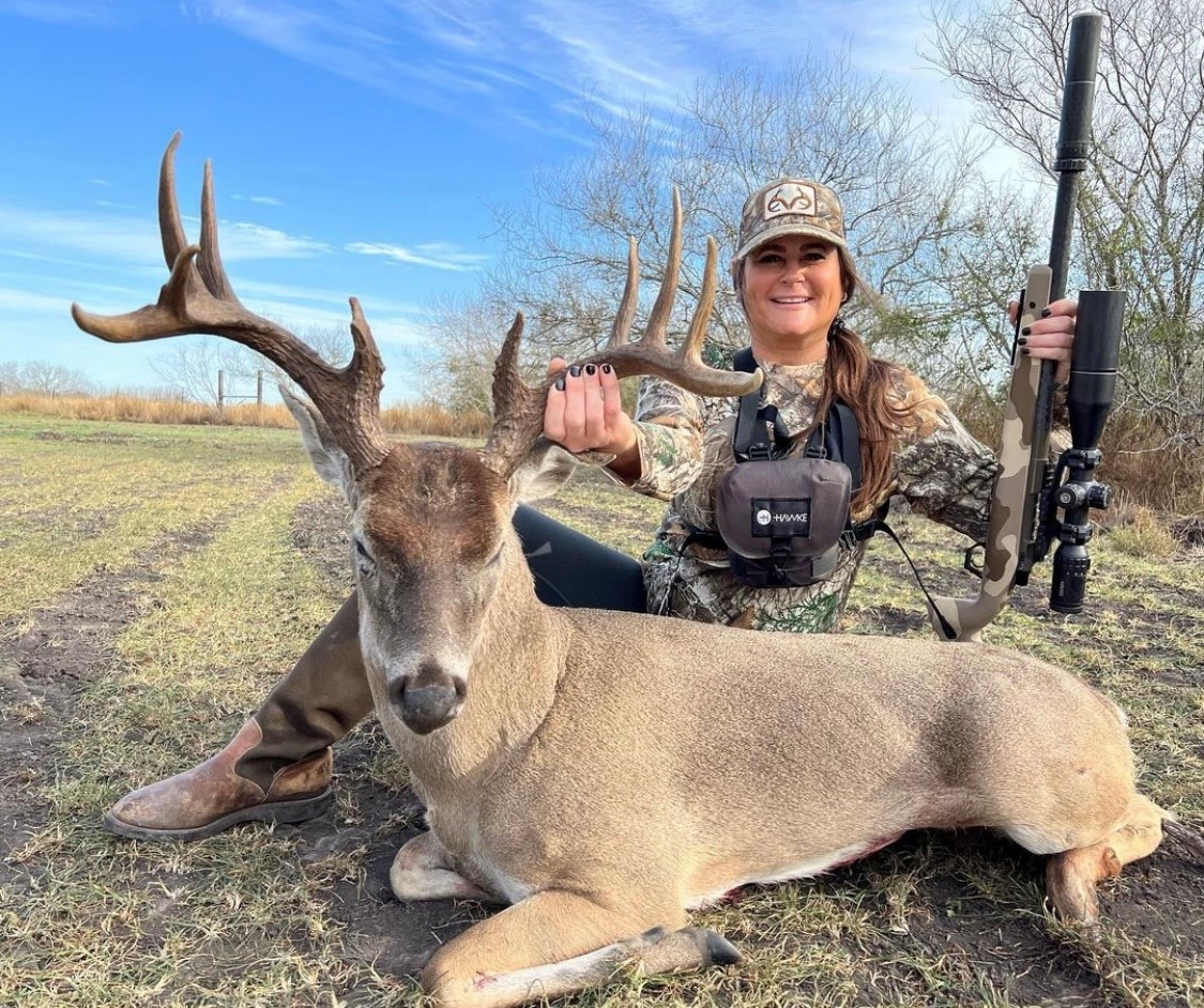 lovers_hunting's tweet photo. Congratulations Bonnie! for your awesome late season buck!❣️🦌
#hunting #deer #deerhunting #Texas #lateseason #whitetail #whitetaildeer #whitetailhunting #whitetailbuck #bigbuck #Huntingdeer #Hunters #HuntTrailer #huntinglife #huntinghobby #deerhuntingphotos #huntingcontent https://t.co/ZSZz603QyW