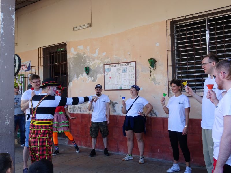🎉¡Disfrute, alegría y sonrisas por doquier!🤩
🎼 Niños de los talleres de formación artística del Distrito Creativo La Gloria en #Cienfuegos #Cuba, junto a emprendimientos culturales, deleitaron a integrantes de la comitiva de Cuba Cooperación Francia y la  <a href="/FondationIppon/">Fondation Ippon</a>