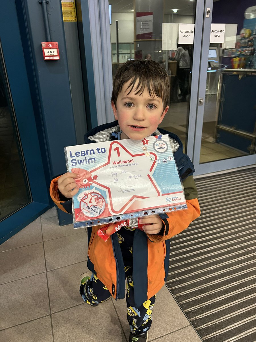 George’s first swimming lesson and he sailed through Stage 1. He said he hoped @LowryMrs &amp; <a href="/_MrsBG/">Mrs BG</a> would be proud of him! 🐠