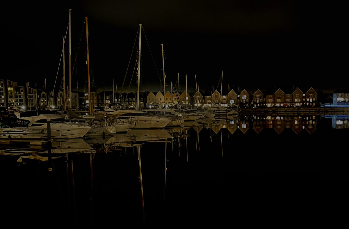 Reflections in the harbour #boats #reflections #chathamdockyard #calmwaters