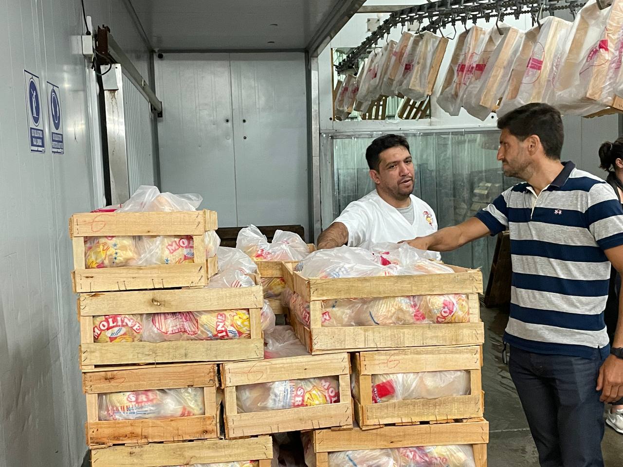 FnQqG4CXEAMxbSU?format=jpg&name=large