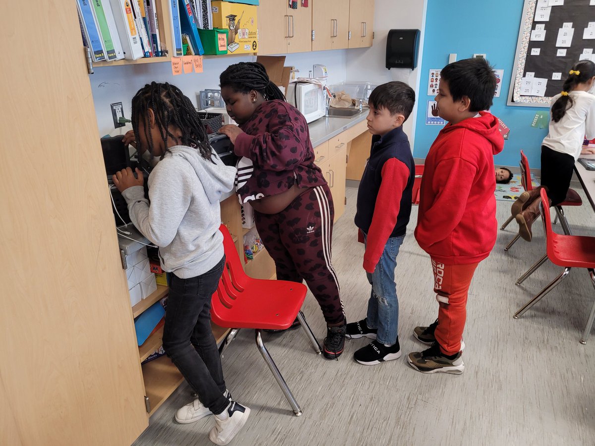 Broken_crayon1 tweet media