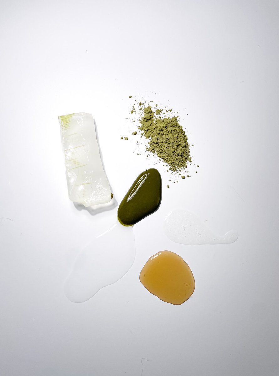 _OMandP_'s tweet photo. Natural and minimal ingredients ONLY. Your face and body will thank you later. ✨

#matchalover #matcha #facialmask #facemaskhomemade #veganskincare #phillysmallbusiness https://t.co/504pk3LKPH