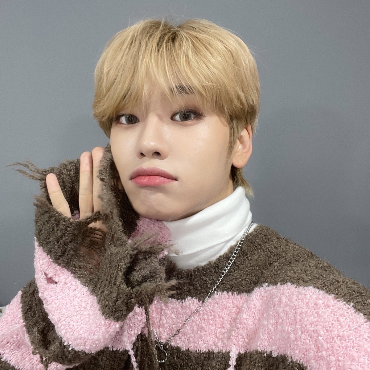 HOURLYAIMERS's tweet photo. happy birthday yoel! 👼🏻💗
#HAPPY_YOEL_DAY
#에이머스 #AIMERS #요엘 #YOEL https://t.co/WYHyCBbbSm