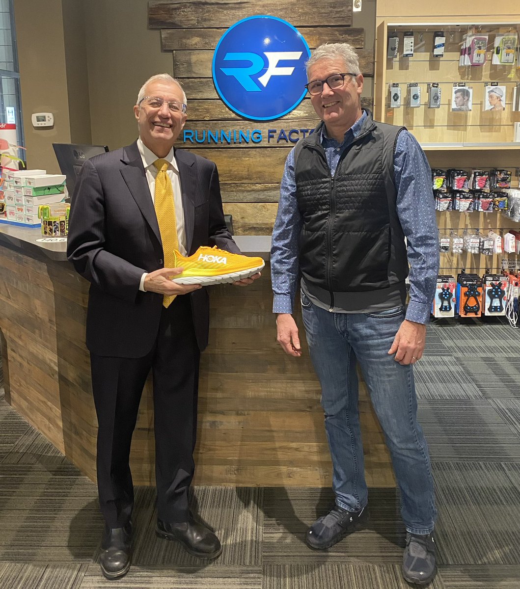 VictorFedeli's tweet image. Thank you to #Windsor’s @RunningFactory - it was great to stop by for a #smallbusiness tour.
 
Plenty of footwear options for running, walking, gym, or every day.
 
Pleased to hear about how their business has benefited from our #DigitalMainStreet grant!
