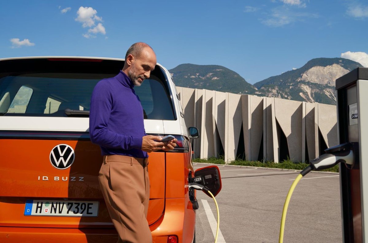 The new generation of mobility: the innovative ID. Buzz. volkswagenvans.ie/idbuzz #vwidbuzz