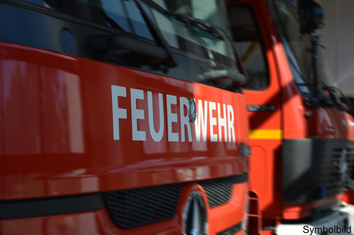🆘- Brennt Unrat
📆- 07.01.2023
🗺- Niederkleen

🔥 der Weihnachtsbaumsammelaktion des Fördervereines der Freiwilligen Feuerwehr Niederkleen. Kein Einsatz notwendig.

#einsatz #langgoens #dumitunsfueralle
Bericht: feuerwehr-langgoens.de/index.php?opti…