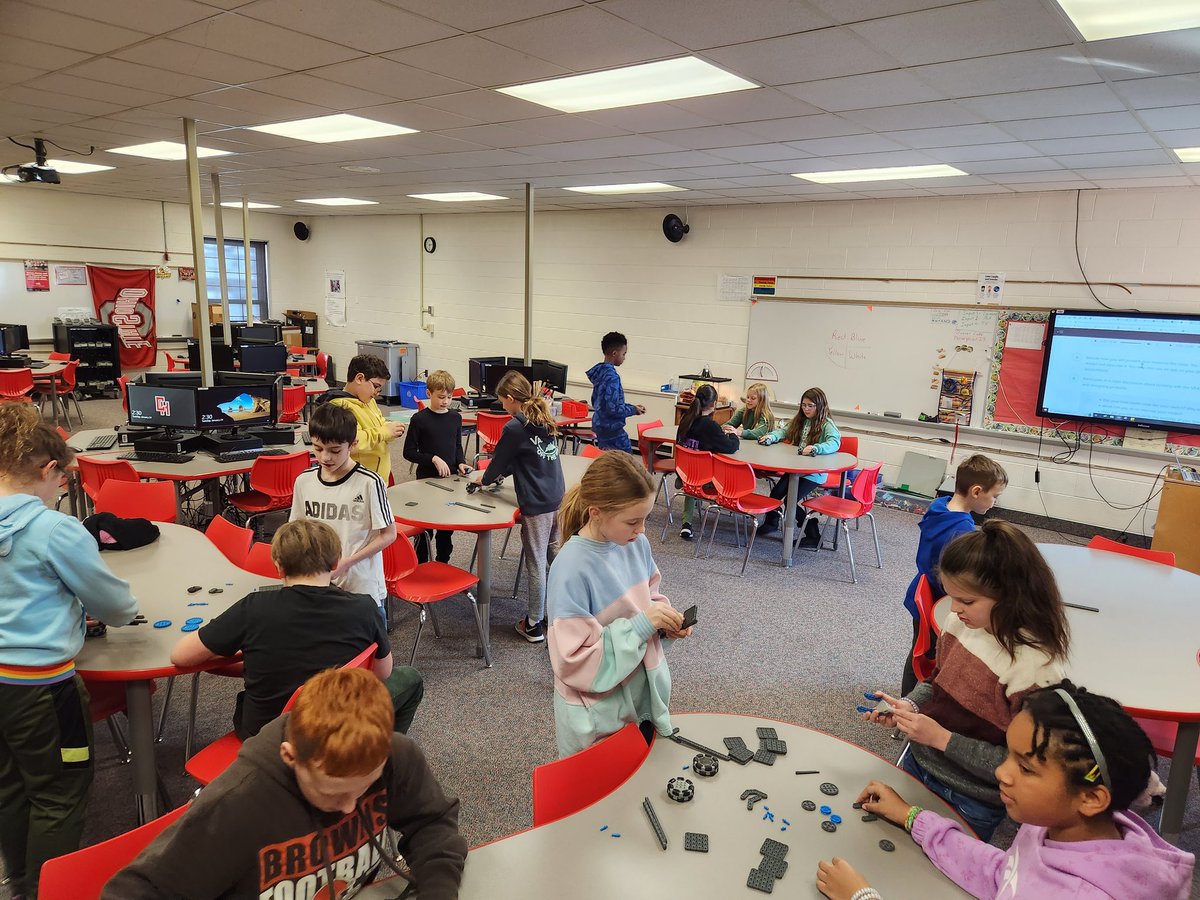 4th grade excited to start robotics. Learning how the parts connect.