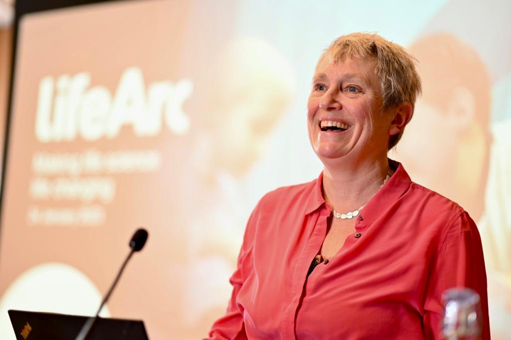 lifearc1's tweet photo. Thank you Dame @Katebingham2, managing partner at SV Health Investors, for the uplifting keynote speech this evening.

It was inspiring to hear what made the #Vaccine Taskforce - “the ultimate translation achievement” - work &amp; your vision of what is possible in the future. https://t.co/yFj87c4b3E