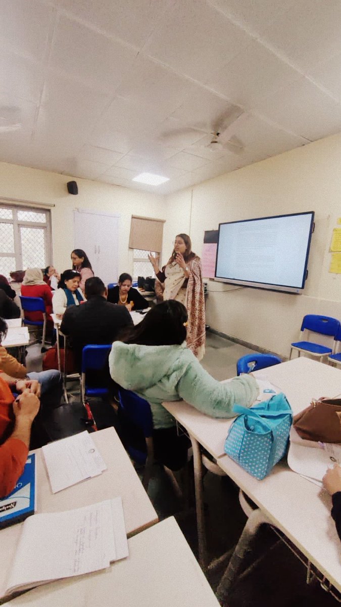 FromHeena's tweet image. An enlightened team of #DelhiGovtSchools TDCs r deepening their knowledge around Peer Observation Skills, Reflective Discussion and Hook TOOL & togethr we all r creating a learng ecosystem at @DKeshavpuram in two days CLS on LIC-12. #TDCProgram
@Dir_Education @SCERT2021 #edchat