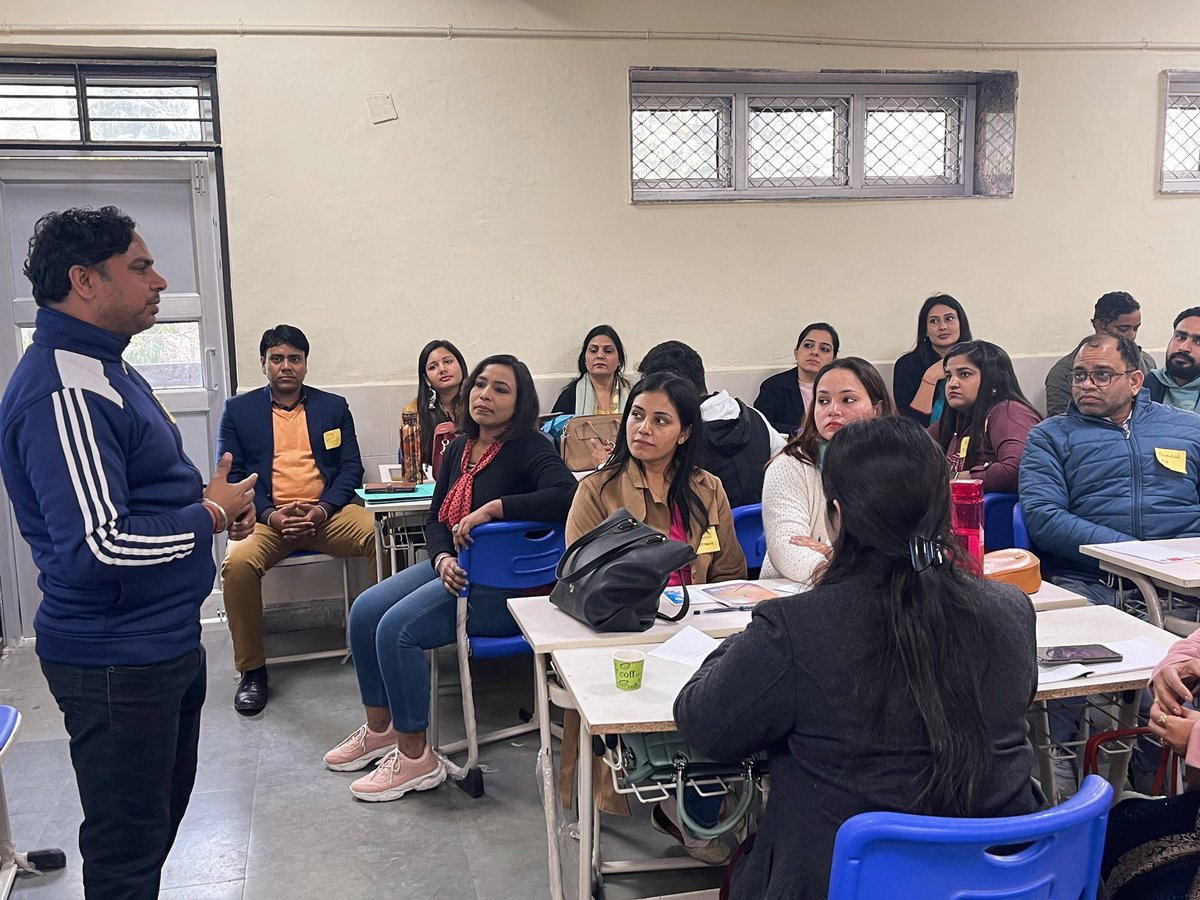FromHeena's tweet image. An enlightened team of #DelhiGovtSchools TDCs r deepening their knowledge around Peer Observation Skills, Reflective Discussion and Hook TOOL & togethr we all r creating a learng ecosystem at @DKeshavpuram in two days CLS on LIC-12. #TDCProgram
@Dir_Education @SCERT2021 #edchat