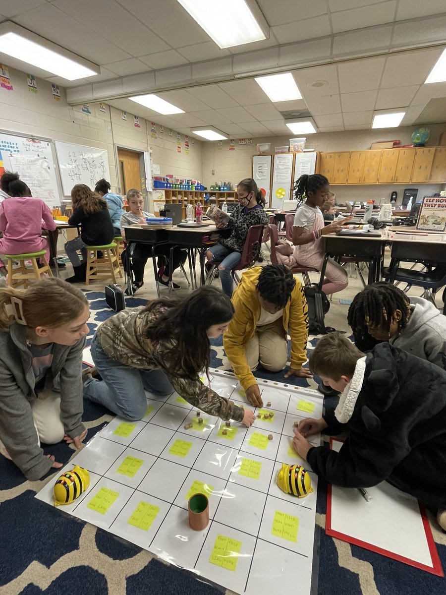 Mrs_EDarnell's tweet image. Round 2 w/ Scrabble Word Cubes! S had an option to challenge themselves and add the pause function to connect two words through code!🤩 #challengeaccepted @a5disteam @CentervilleSC #a5EDventure #vision5