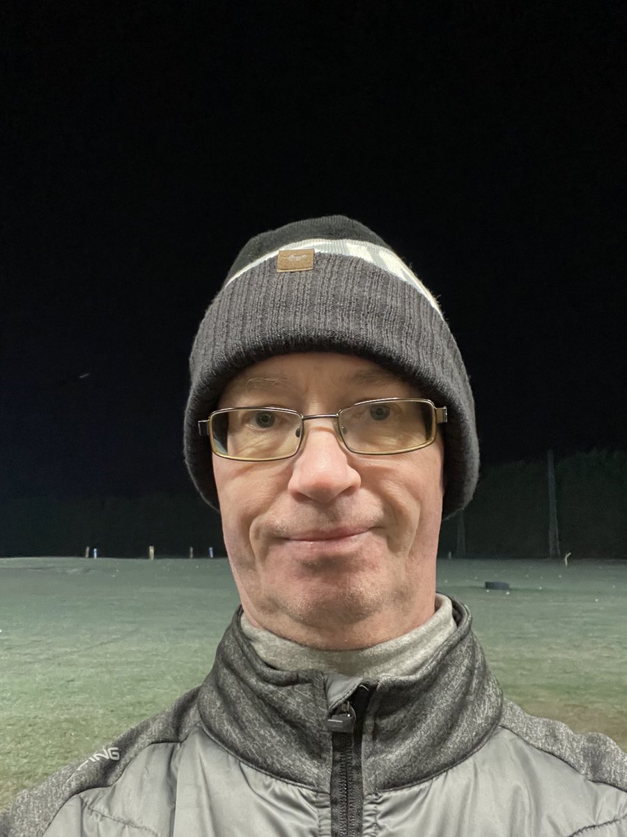 hackergolfer's tweet image. Another productive session ⁦@TheDownshireGC⁩ to get ready for the season. Not overly fussed playing too much as it’s frozen so happy to get game in a good place. Pitching to work on next. If you don’t try to improve don’t be surprised when you don’t #workinghard