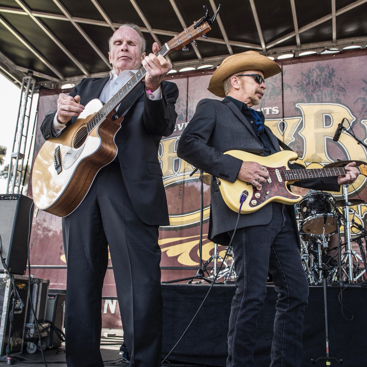 Phil Alvin, lead singer of The Blasters is in the hospital facing medical emergencies. The Sweet Relief Musicians Fund has established a fundraiser for Phil and we encourage you to join us in sending best wishes and donations. Click below to donate 🙏
sweetrelief.org/philalvinfund.…