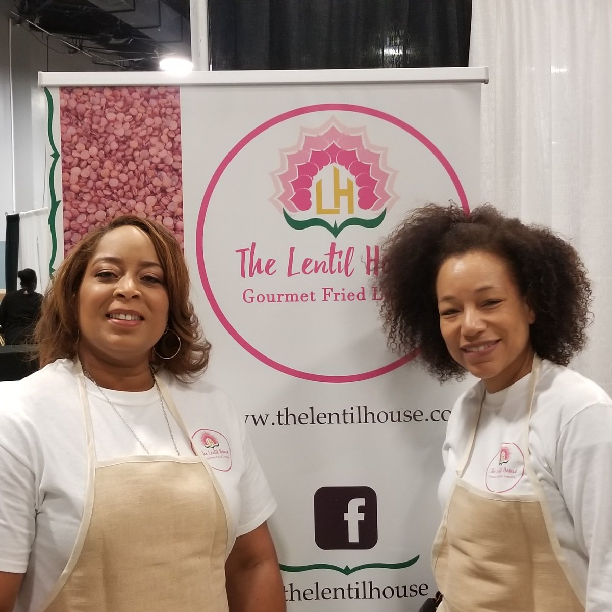 IFAS_Extension's tweet photo. #UFIFASExtension agents like Natasha Parks are helping entrepreneurs turn "light bulb moments" ๐ก into profitable #CottageFood businesses.
Learn more about @lentilhouse's road to success; https://t.co/eOJEUFgyih https://t.co/TI7YH378Aw