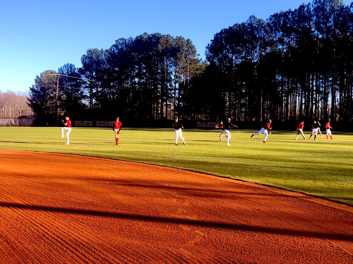 BRTigerBaseball's tweet photo. Blue skies in Blue Ridge today! Another GREAT day to get better! The open season practices have proven to be valuable preparation! #StayHungry #RepAfterRep https://t.co/APG9rAwb63